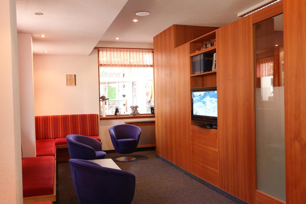 Hotel Garni Domino ซาสฟี ภายนอก รูปภาพ