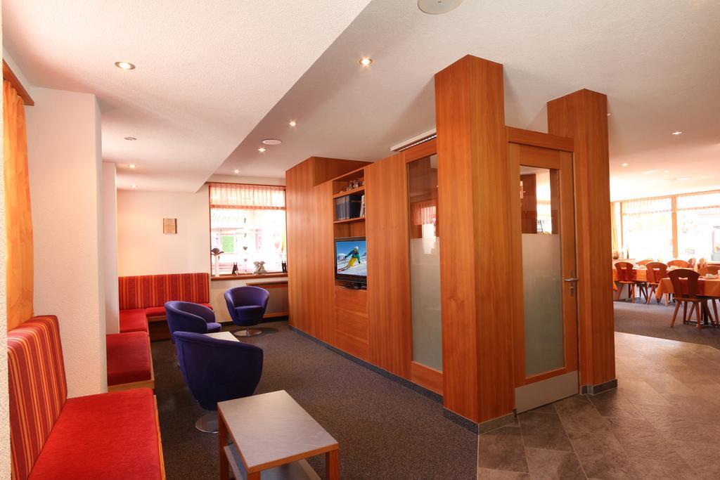 Hotel Garni Domino ซาสฟี ภายนอก รูปภาพ