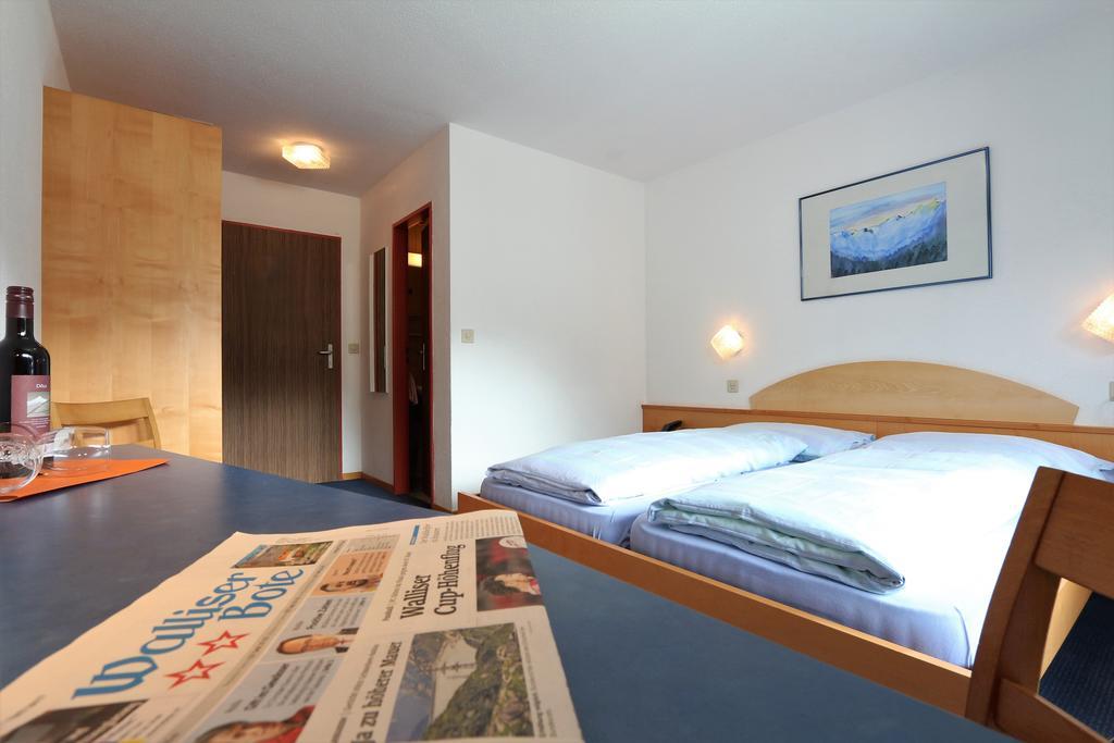 Hotel Garni Domino ซาสฟี ภายนอก รูปภาพ